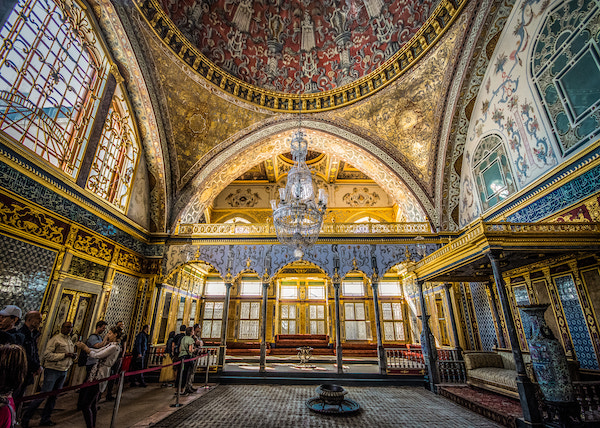 Topkapi Palace journey Half-day historical tour in Istanbul Ottoman Museums Tour Full-day historical tour in Istanbul